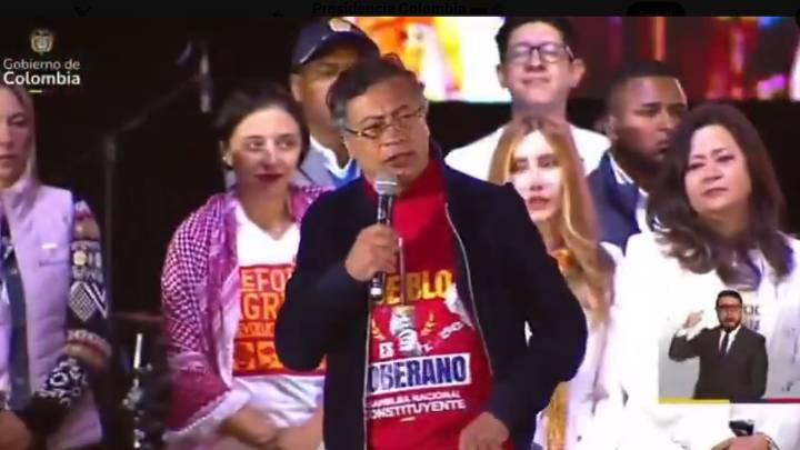 Plaza de Bolívar se empieza a llenar; así va la convocatoria de Gustavo Petro