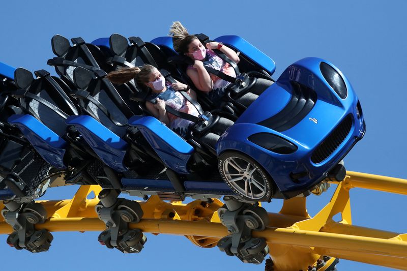 Jana owns 9% stake in Six Flags, eyes changes at theme park operator