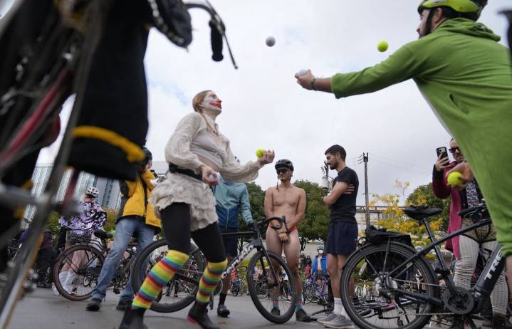 Naked bike riders demonstrate against federal troops in ‘quintessentially Portland’ protest