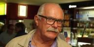 Nikita Mijalkov celebra sus 80 años con homenajes en Rusia y cuestionamientos en Occidente