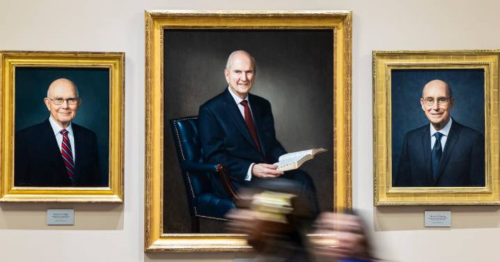 President Dallin H. Oaks opens conference with tribute to President Russell M. Nelson: ‘I love him’