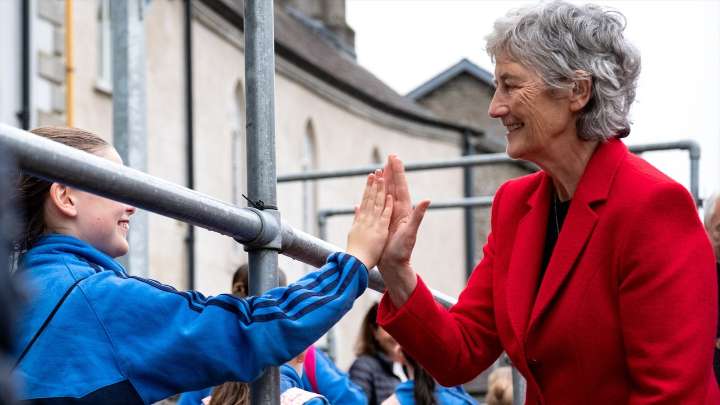 Catherine Connolly, nueva presidenta de Irlanda tras el batacazo de la centroderecha