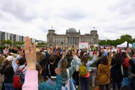 German mothers earn 30,000 euros less than women without children, study shows