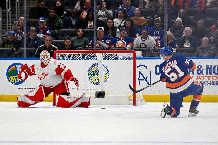 Islanders thump Red Wings 7-2 as Heineman etches first multi