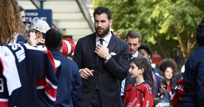 NHL relaxes player dress code