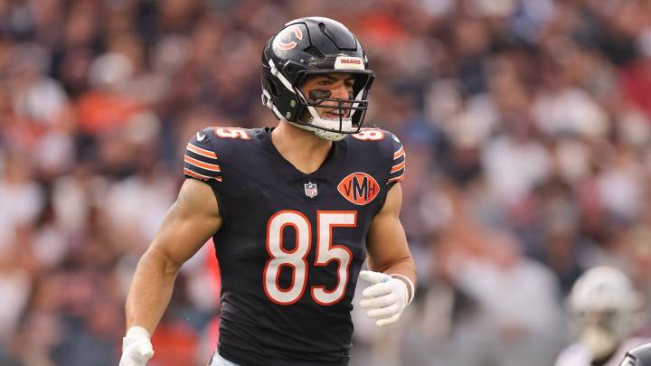 Bears practice without TE Cole Kmet, WR DJ Moore, RB D’Andre Swift