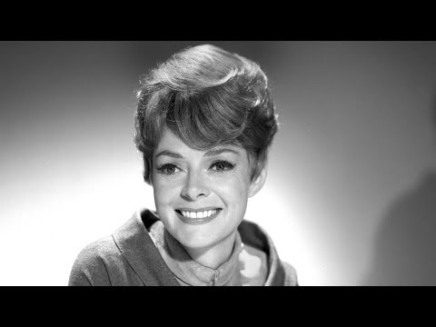 June Lockhart, beloved for "Lassie," "Lost in Space," dies at 100