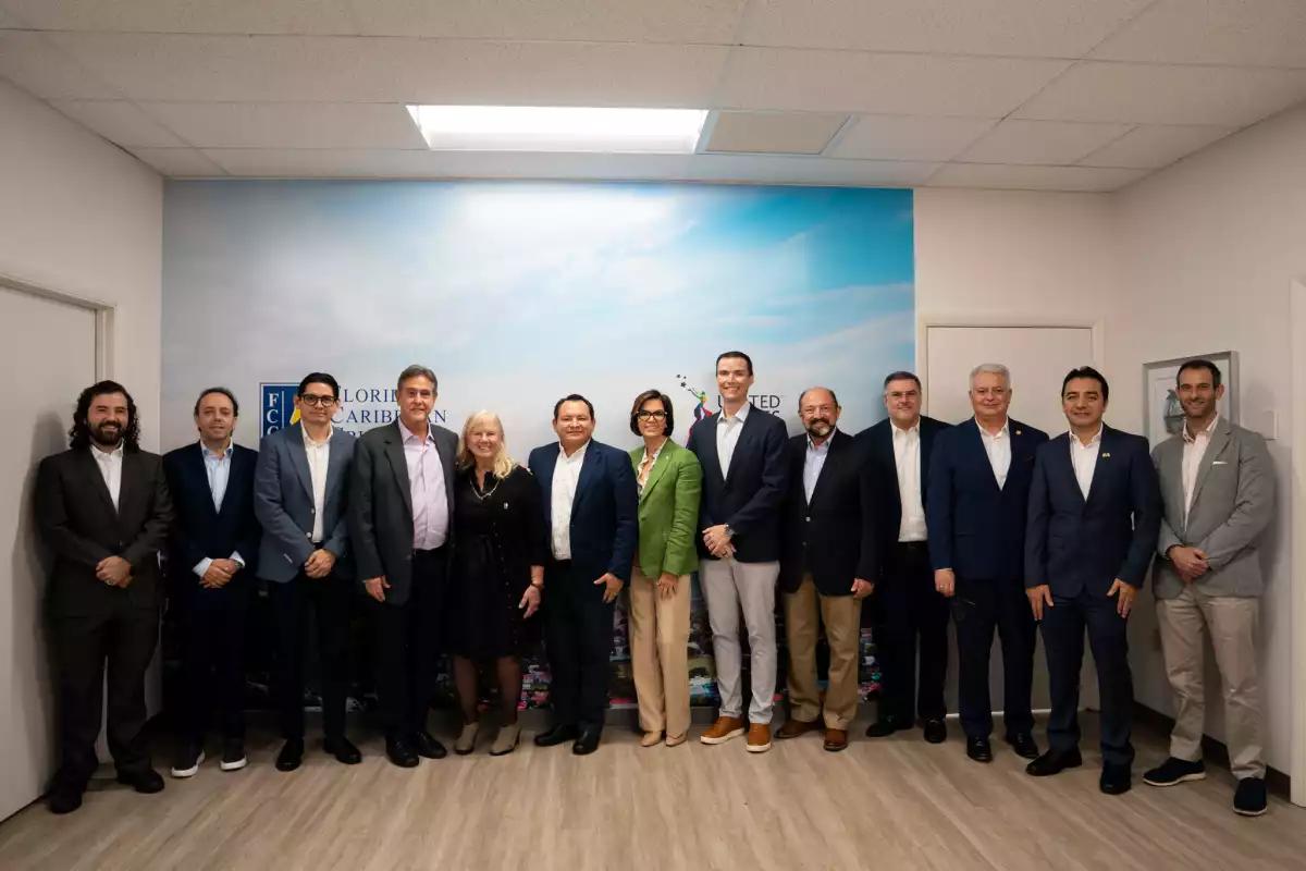 Desde Miami, Joaquín Díaz Mena promueve la llegada de más navieras a Puerto Progreso
