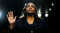 La Corte Suprema de EEUU le permitirá a Lisa Cook seguir en su cargo en la Fed