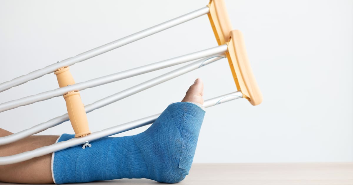 Por qué algunas personas se fracturan más que otras y cómo prevenirlo, según expertos