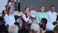 Sheinbaum Supervisa Entrega de Ayuda a Familias Afectadas por Lluvias en Poza Rica, Veracruz