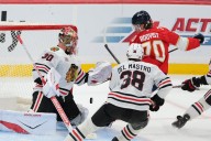 Deadspin | NHL roundup: Panthers raise Cup banner, edge Blackhawks