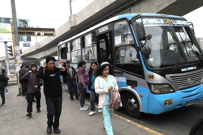 Transportistas levantan paralización tras diálogo con el Ejecutivo
