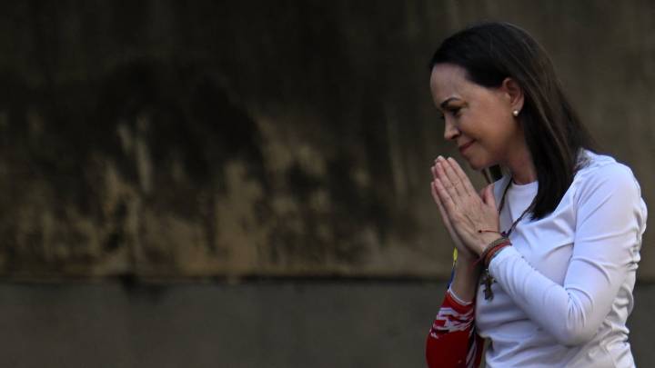 Recuerdan anécdota de María Corina Machado en Bogotá, mientras huía del régimen de Maduro: “Nos tocó disfrazarla”