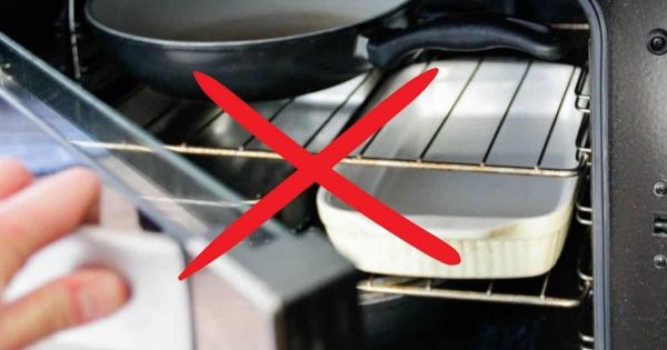Adiós planchas y sartenes en el horno: este es el accesorio que organiza tu cocina y que es fácil de conseguir en supermercados