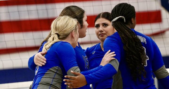 Needles girls volleyball begins October going 2