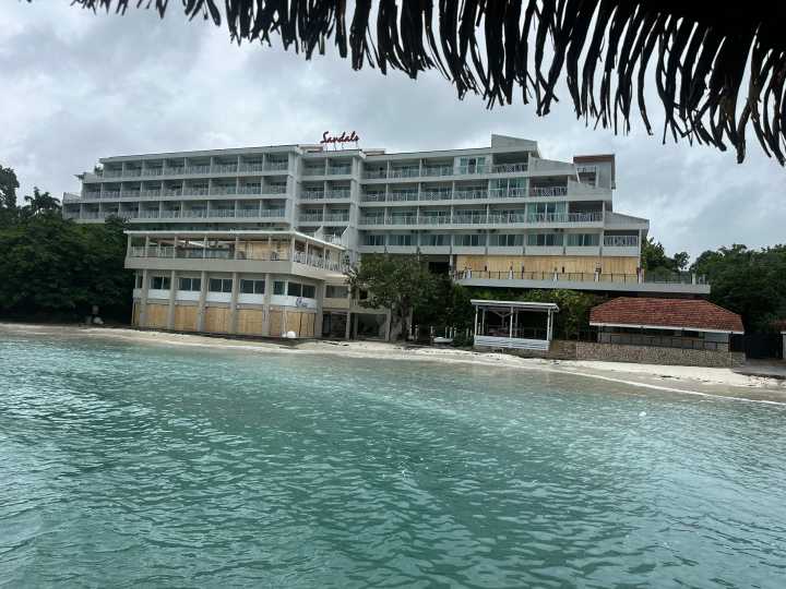 Kansas newlyweds, friends stuck in Jamaica as Hurricane Melissa approaches