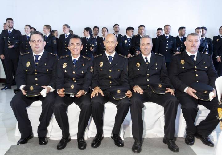 Premio para cinco agentes policiales