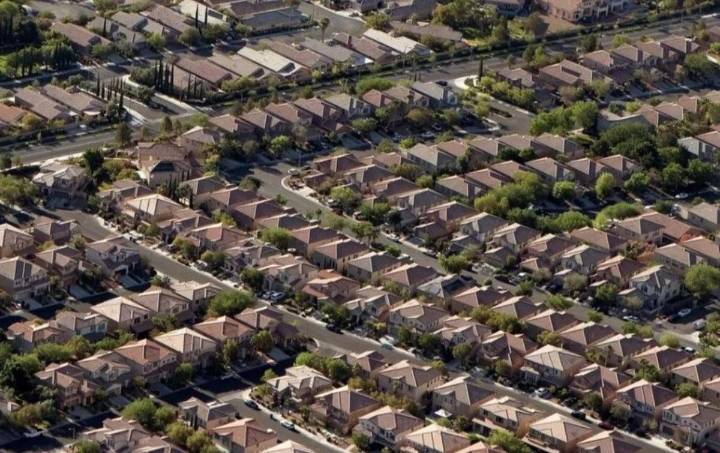 Vegas home sale profits drop, still above pre