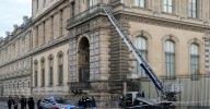 Detenidos en París dos sospechosos del robo del Louvre