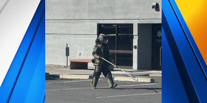 Sheriff: Pipe bomb found by driver inside car in Baker City
