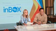 Kelly Ripa proposes “airport divorce” to Mark Consuelos 