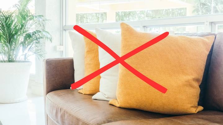 Adiós al sofá lleno de almohadones: la nueva tendencia que arrasará en 2026