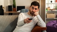 No vuelva a apagar el televisor de esta forma porque podría causar daños costosos e irreversibles en su funcionamiento