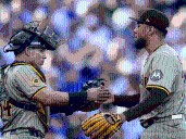 Playoffs de MLB: Robert Suárez selló la victoria de los Padres de San Diego, iguala la Serie de Comodín ante Cachorros de Chicago