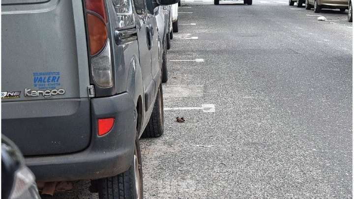 Realizarán un estudio para habilitar el estacionamiento en ambas manos en más de 250 cuadras de Santa Fe
