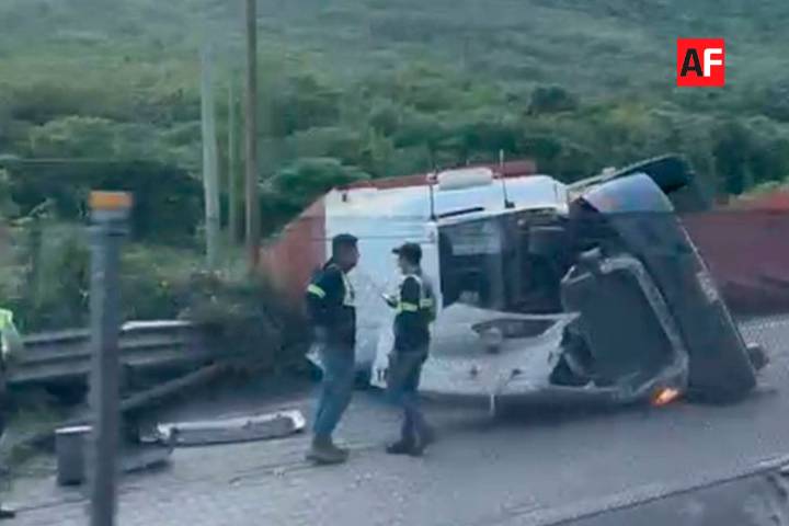 Cerrada por accidente la autopista en sentido Tecomán a Colima, alerta UEPC