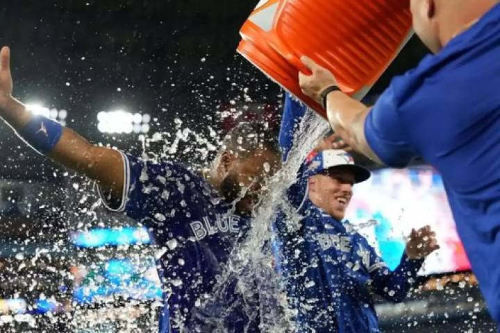 Yankees contra la pared: Blue Jays dominan 13-7 y están a un triunfo de la eliminación