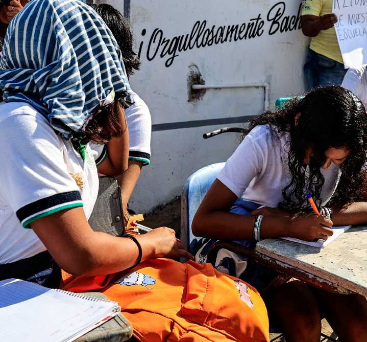Jóvenes en rezago laboral: pobreza y exclusión en el sector educativo