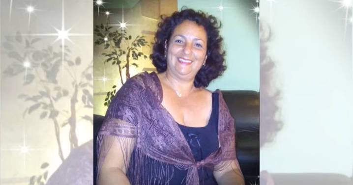 Exdecana cubana señalada por expulsar a periodistas logra residencia en EE.UU.