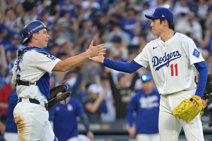 MLB Playoff Odds, Picks: Dodgers vs. Brewers Game 4, Mariners vs. Blue Jays Game 5