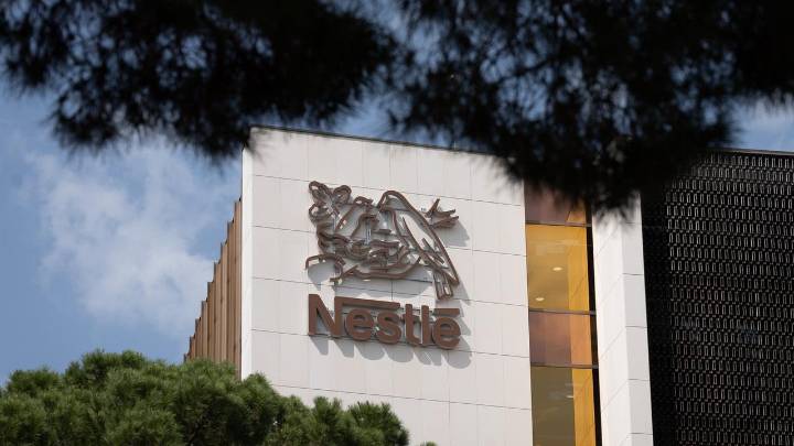 Inquietud entre los trabajadores de Nestlé en España tras el anuncio de la empresa de que reducirá 16.000 empleos