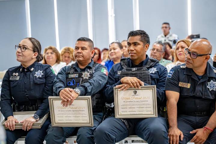 No todos son iguales; reconocen a los mejores policías de Tijuana