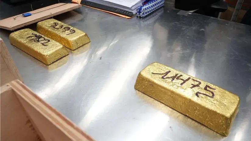 Fiscalía inmovilizó tres barras de oro valorizadas en más de 3 millones de dólares, presuntamente vinculadas a la minería ilegal