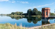 Beautiful country park close to Cambs with a huge play area and walking trails