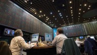 Varias empresas argentinas que cotizan en la Bolsa recompraron sus propias acciones: los motivos