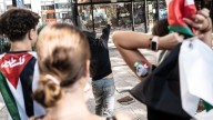 Sube la temperatura en la huelga por Palestina en Barcelona: cargas en Sants y bloqueos ferroviarios