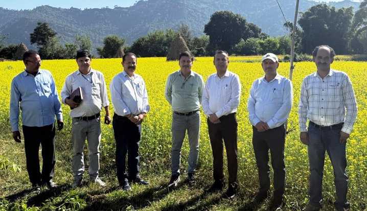 Director Agriculture Jammu reviews departmental activities in Billawar