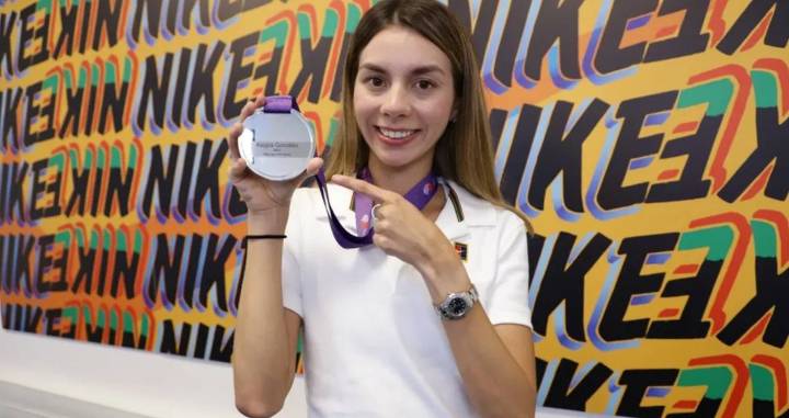Alegna González celebra su medalla de plata y apunta a Los Ángeles 2028