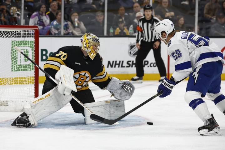 Deadspin | Lightning start fast, hand Bruins first loss of season