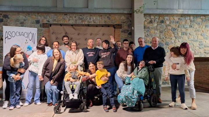 La Asociación Nora homenajeó a su expresidenta Tatiana Llorente en la espicha anual del colectivo