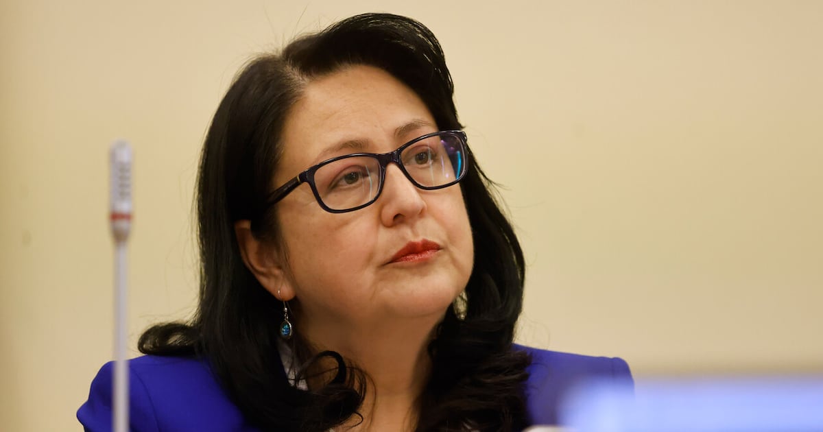 ¿Qué hizo Dorothy Pérez tras el bochorno de la casa de Allende? Los pasos de la contralora luego de haber visado el polémico decreto