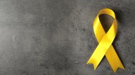 Se entrega a la policía tras haber sido vista destrozando un homenaje a las víctimas del atentado del 7 de octubre