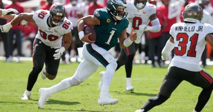 Pro Picks: Eagles will stay undefeated and edge the Broncos in a close, tough game