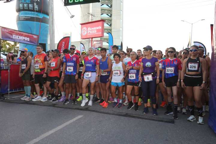Boston’s Mérida celebra su primera carrera con más de 1,600 participantes