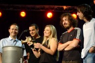 La cantante de una histórica banda española vuelve tras 18 años, pero el guitarrista dijo que no va a acompañar